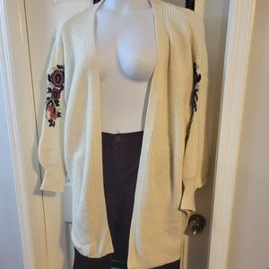🍁🍂FALL COZIES 🍁🍂Arizona Embroidered Cardigan. Sz. XXL